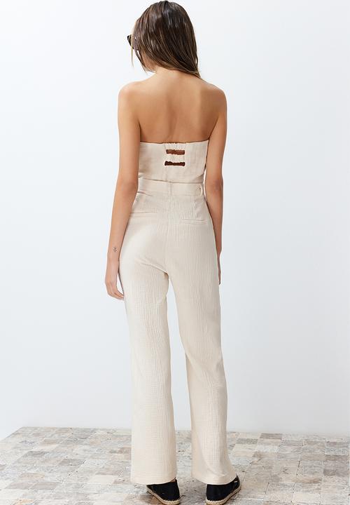 Trendyol - Strapless Collar Linen Look Maxi Woven Jumpsuit - Beige