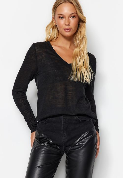 Trendyol - V-neck Linen Look Long Sleeve Regular Fit Knitted Blouse - Black