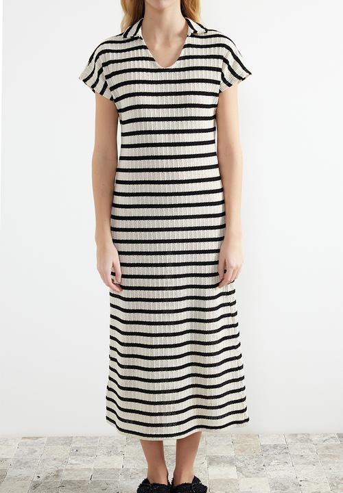 Trendyol - Striped Knitwear Look Polo Collar Maxi - White & Black