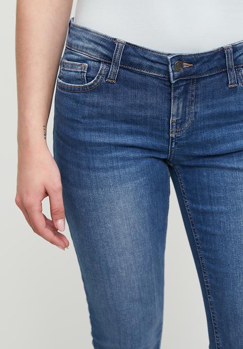 GUESS - Power Skinny Low Rise - Mid Wash