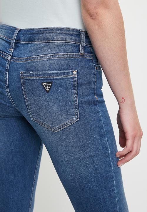 GUESS - Power Skinny Low Rise - Mid Wash