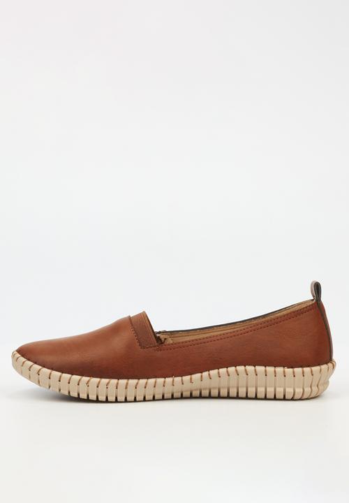 Butterfly Feet - Dayna 2 slip-on - tan