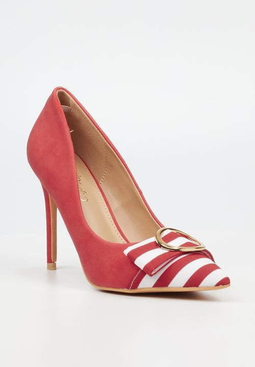 Miss Black - Lola 26 court - red