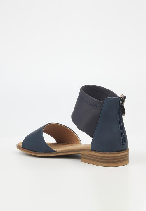 Miss Black - Micah 6 ankle strap - navy