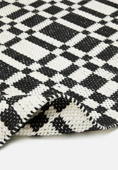 Sixth Floor - Grid outdoor rug - Black