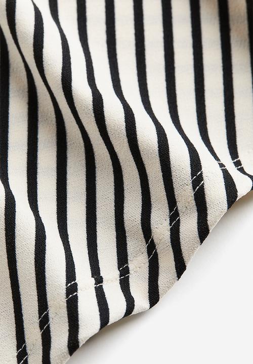 H&M - V-neck top - cream & black striped