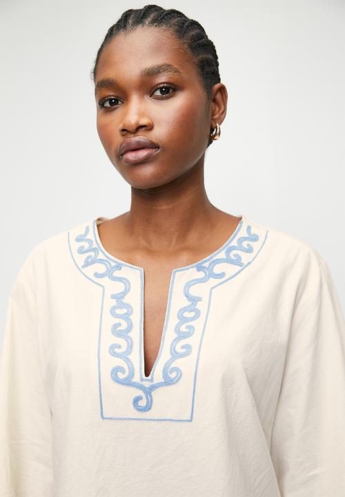 edit - Embroidery shift dress - ecru & blue