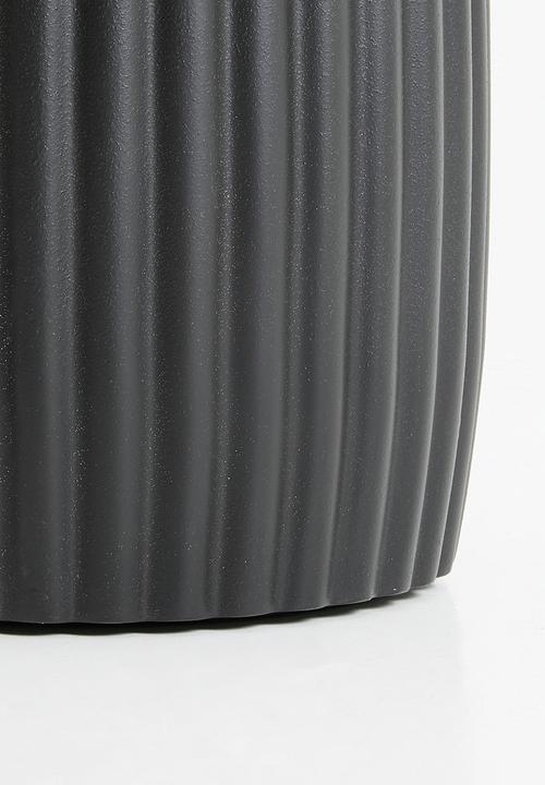 Nolden Brothers - Ribbed outdoor side table-stippled black