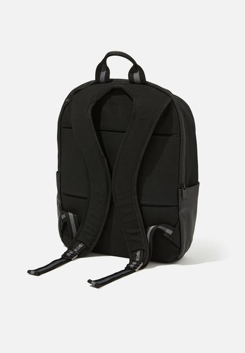 Typo - Essential Commuter Backpack - Black