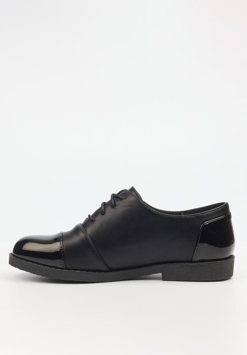 Viabeach - Vespa 32 brogue - black