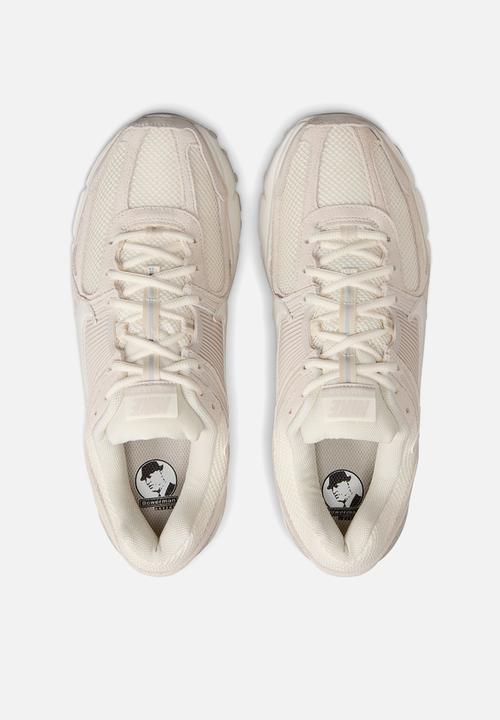 Nike - Zoom vomero 5