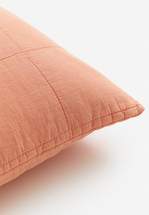 H&M - Quilted satin cushion cover - light orange