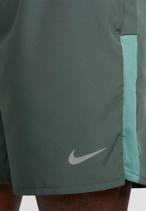 Nike - M nk df challenger 7ul short - vintage green/bicoastal/reflective silv