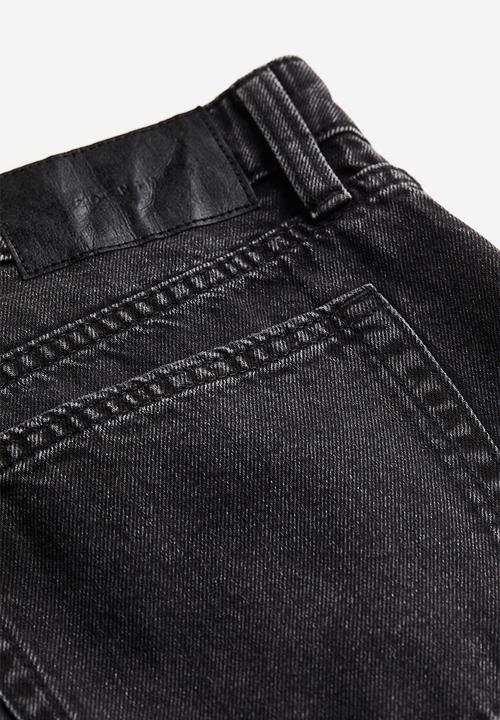 H&M - 90s Boyfriend fit low denim shorts - black