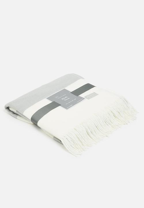 Haven & Earth  - Melody Mariner Throw - Grey