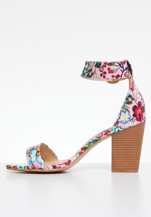 Madison® - Allan 3 block heel - pink floral