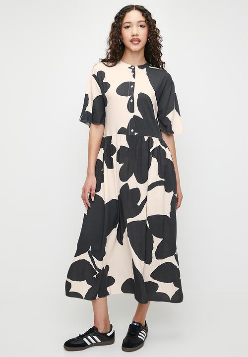 Printed midi babydoll dress - bold all over mono floral