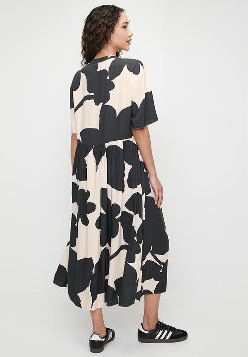 Superbalist - Printed midi babydoll dress - bold all over mono floral