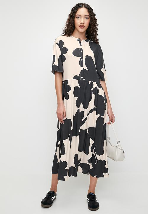 Superbalist - Printed midi babydoll dress - bold all over mono floral