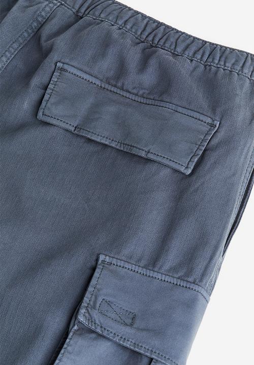 H&M - Loose fit cargo trousers - dark blue