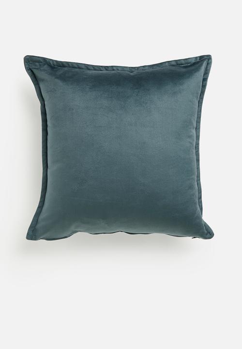 Grey Gardens - Rema velvet cushion cover - Charcoal