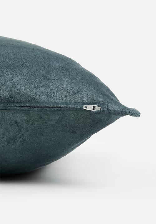 Grey Gardens - Rema velvet cushion cover - Charcoal