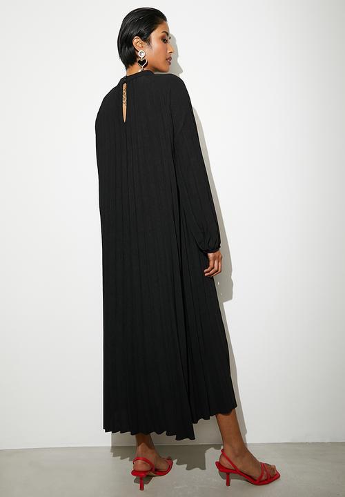 VELVET - Pleated trapeze maxi dress - black
