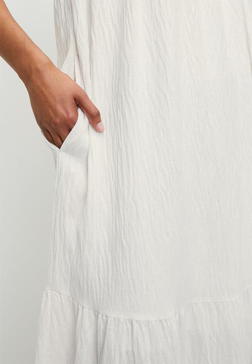 Superbalist - Strapless volume trapeze maxi dress - white cap gray