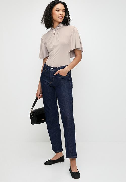 edit - Easy flutter sleeve top - neutral stone