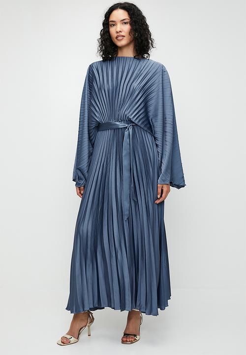 edit - Pleated dolman sleeve with tie dress - mid blue