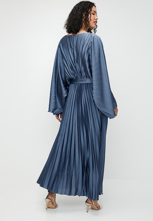 edit - Pleated dolman sleeve with tie dress - mid blue
