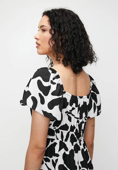 edit - flutter sleeve tiered midi dress - Black Ecru Abstract