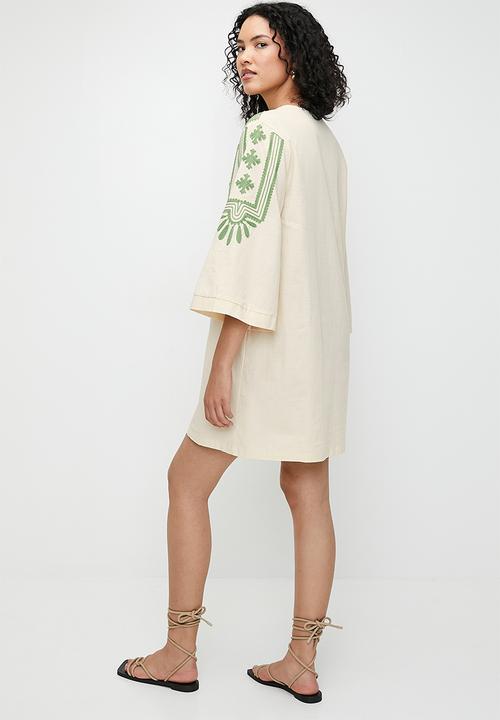 edit - Embroidery tunic with tassel trim - ecru/green