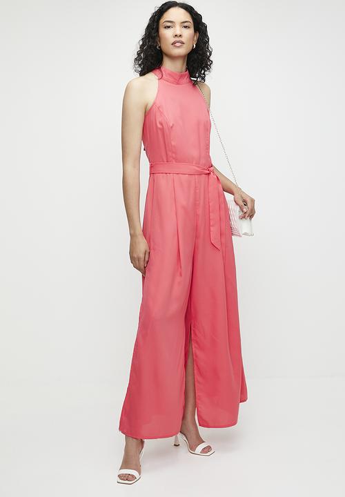Stella Morgan - Halterneck Belted Jumpsuit With Side Slits - Peach