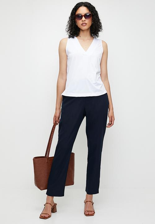 edit - V- Neck Vest - White