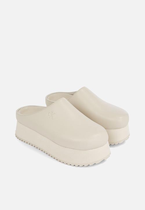 Calvin Klein - Close toe flatform - triple eggshell