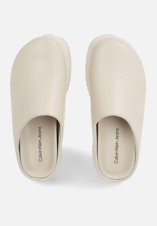 Calvin Klein - Close toe flatform - triple eggshell