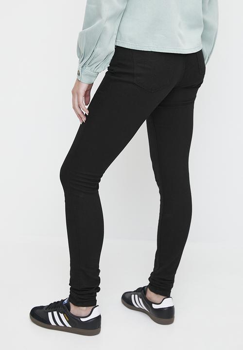 Levi’s® - Curvy Skinny - Soft Black Za