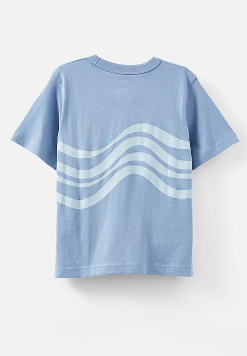 Cotton On - Jonny short sleeve graphic print tee - dusty blue/happiness comes in waves