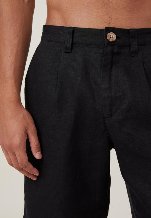 Cotton On - Linen pleat short - black 