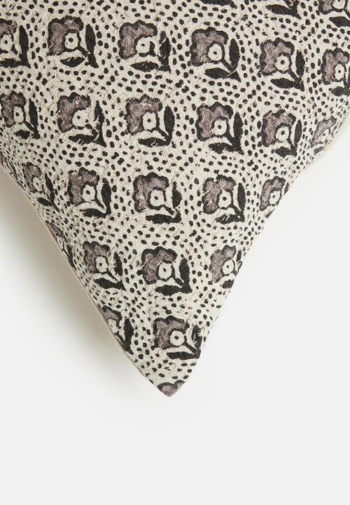 Sixth Floor - Flo woven cushion cover - Natural