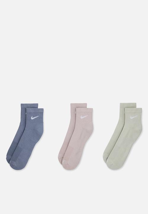 Nike - Nike everyday plus cushioned - multi-color