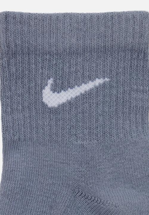 Nike - Nike everyday plus cushioned - multi-color