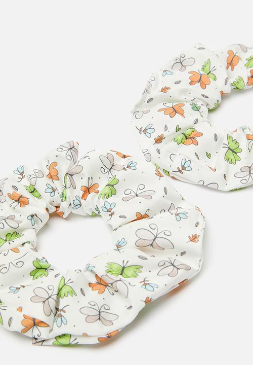 Pop Candy - 2 Pack floral scrunchie set - white