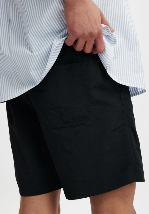 Cotton On - STREET SHORT - BLACK