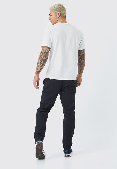 boohooMAN - Fixed Waist Slim Cropped Chino - Black