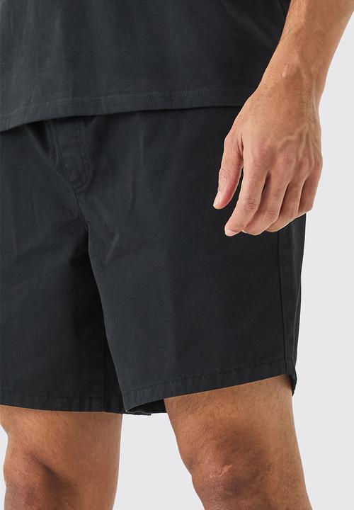 boohooMAN - Shorter Length Relaxed Fit Elasticated Waist Chino Shorts In Black - Black