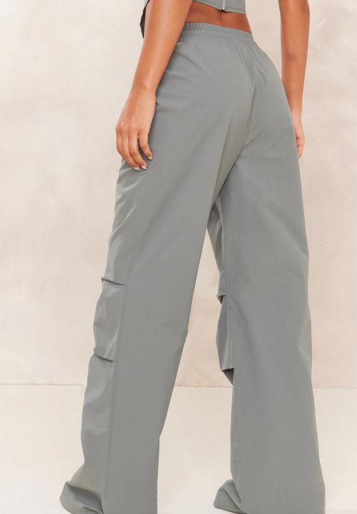PrettyLittleThing - Shell Ruched Toggle Drawstring Cargo Trousers - Dark Khaki