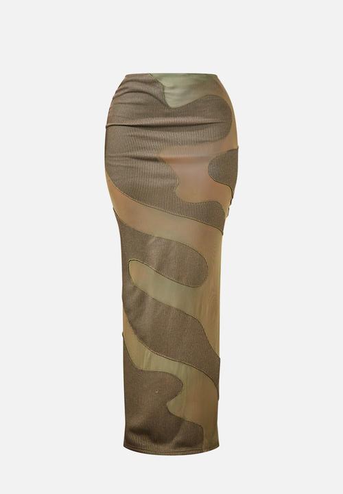 PrettyLittleThing - Abstract Mesh Panel Maxi Skirt - Khaki