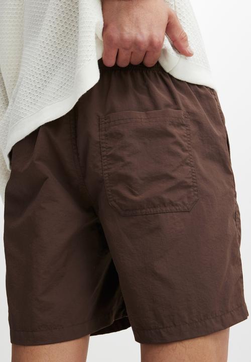 Cotton On - Street short - chocolate